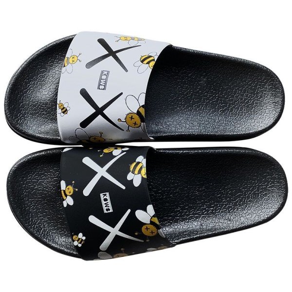 画像1: KAWS  slippers flip flops soft bottom sandals slippers 　カウズkaws プラットフォーム フリップフロップ サンダルシャワーサンダル ビーチサンダル ユニセックス男女兼用 (1)