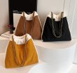 画像2: Sheepskin style quilted chain shoulder strap tote shoulder crossbody bag　シープスキンスタイルキルティング チェーンショルダーストラップトートショルダークロスボディバッグ (2)