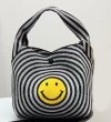 画像2: Smiley Face Single Shoulder Knit Bucket Handbag   スマイリーフェイスシングルショルダーニットバケットハンドバッグ (2)