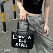 画像2: LOVABLE REBEL Paint Square Bag shoulder tote bag Girl Lovable Rebel 男女兼用 ユニセックス LOVABLE REBELE ペイントスクエアバッグショルダートートバッグ (2)