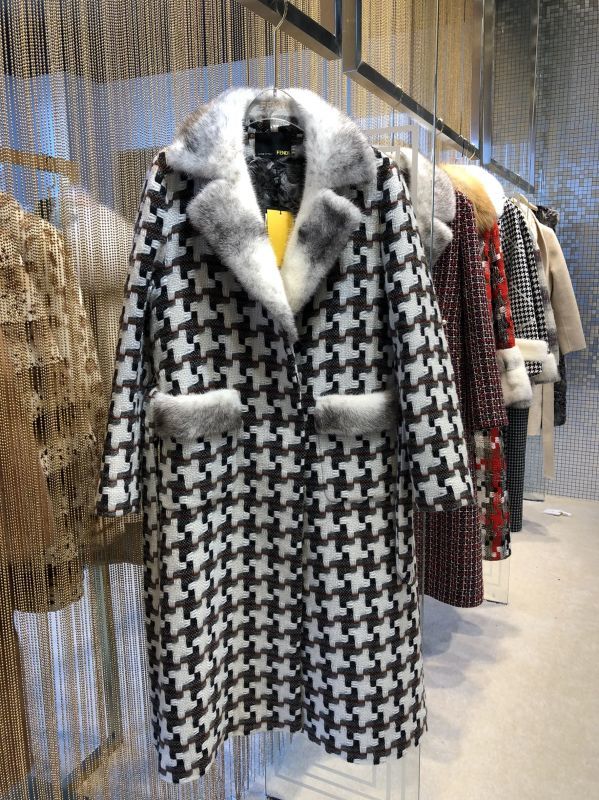 Women Houndstooth double breasted coat with mink cuff リアルミンク ...
